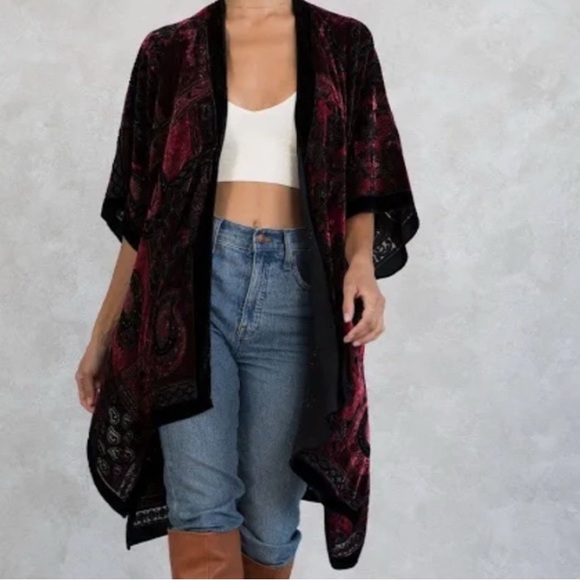 Love Stitch Tops - NWT Lovestitch Noelle Velvet Kimono O/S •best fit=0X-3X
